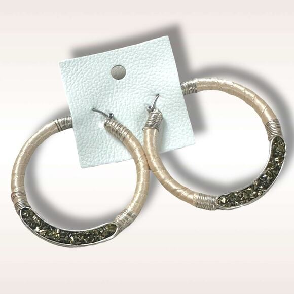 Free People Whitney Hoops Neutral Silver NWT Western Bohemian Earrings Stones - Picture 2 of 11